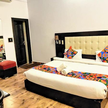 Heritage Hotel Лакхнау Экстерьер фото