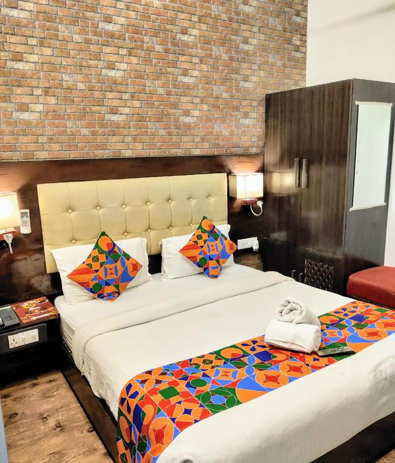 Heritage Hotel Лакхнау Экстерьер фото