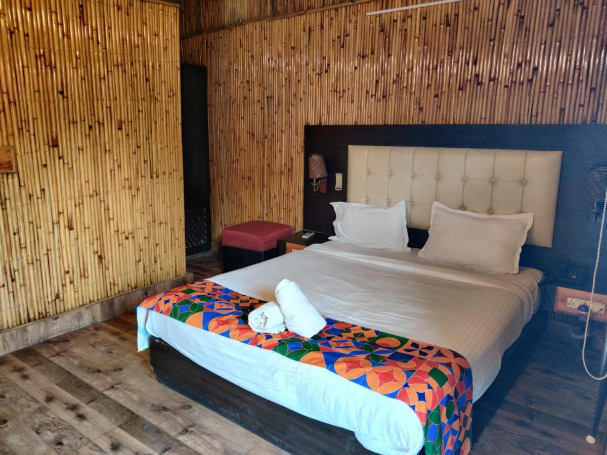Heritage Hotel Лакхнау Экстерьер фото