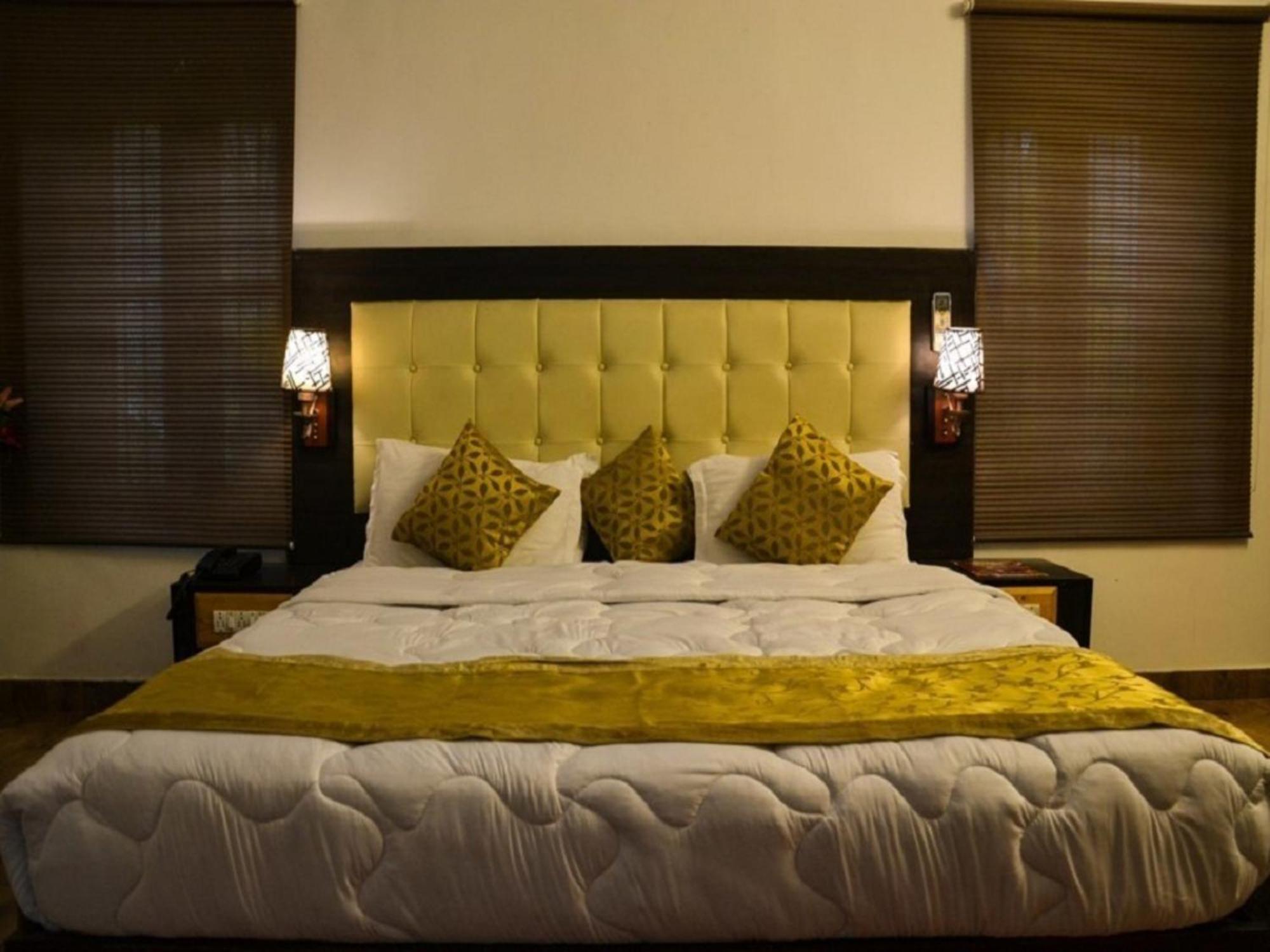 Heritage Hotel Лакхнау Экстерьер фото
