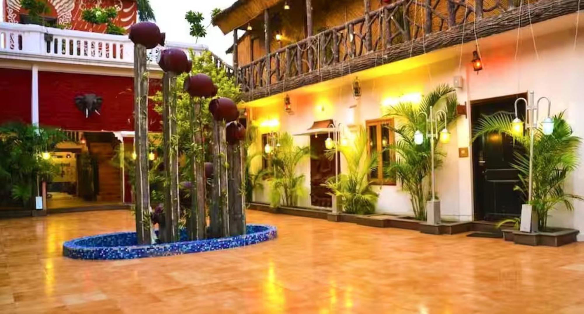 Heritage Hotel Лакхнау Экстерьер фото