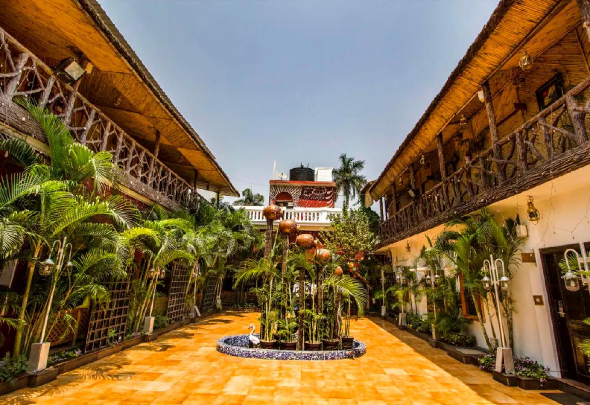 Heritage Hotel Лакхнау Экстерьер фото