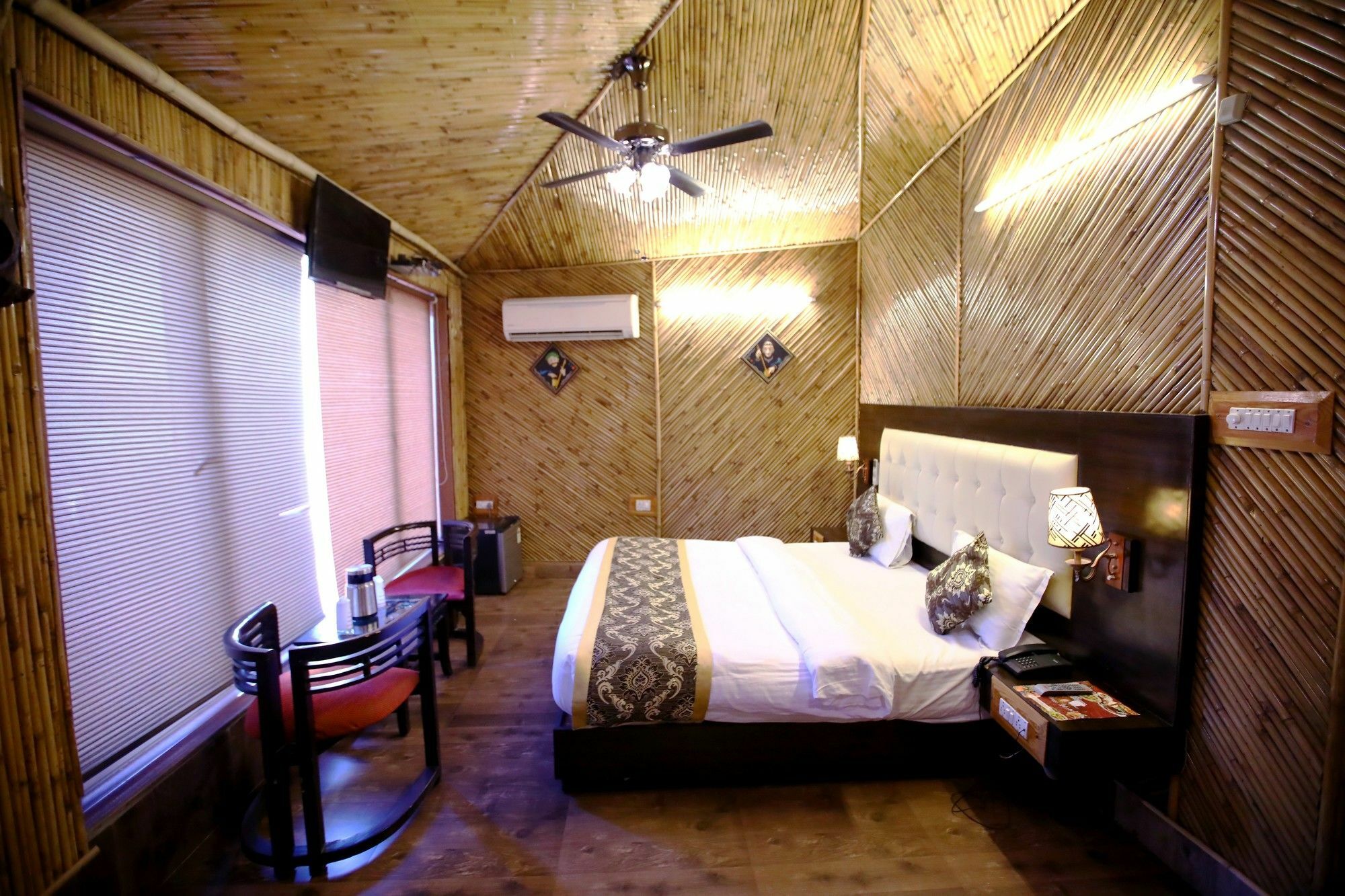 Heritage Hotel Лакхнау Экстерьер фото