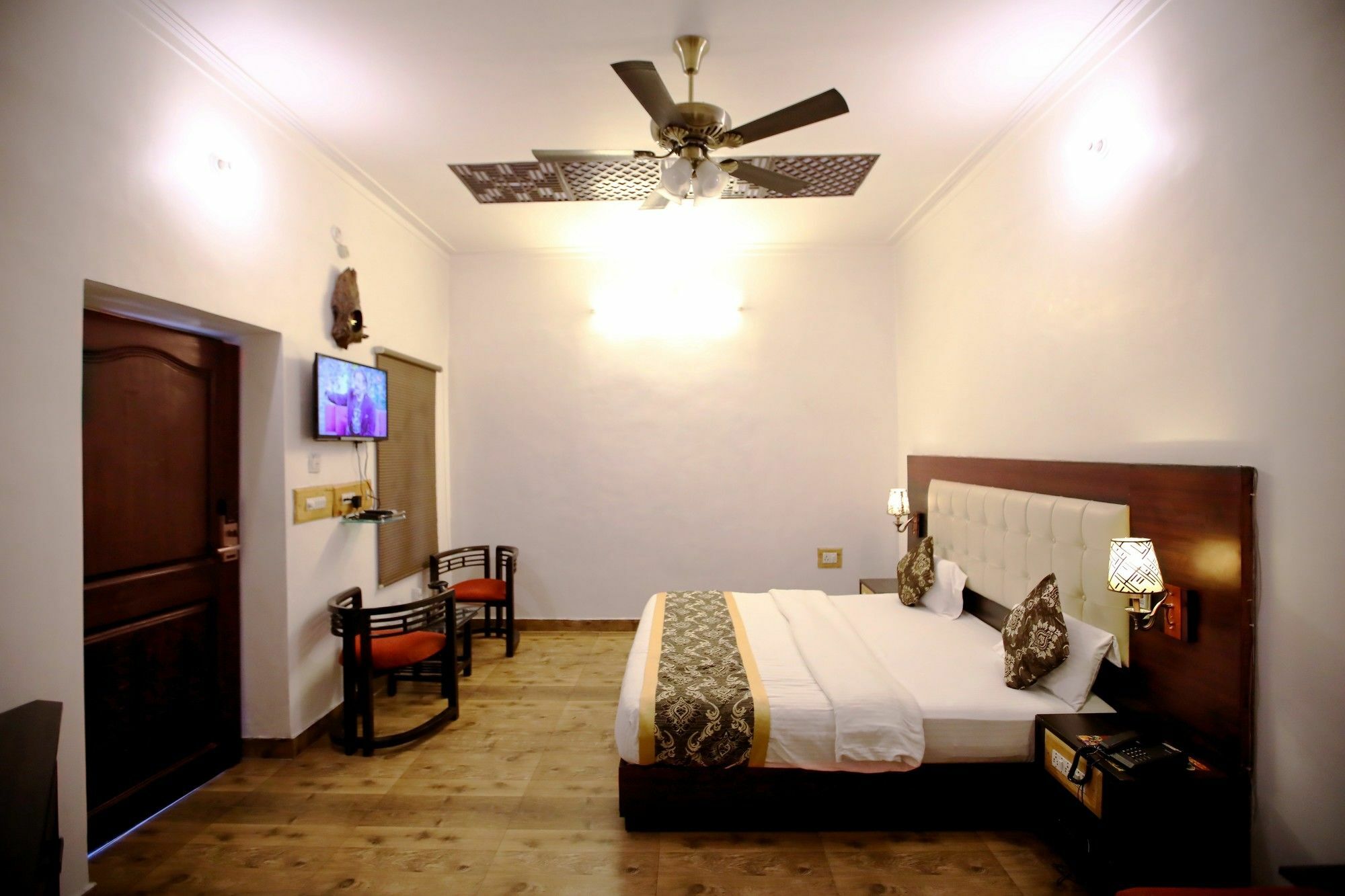 Heritage Hotel Лакхнау Экстерьер фото