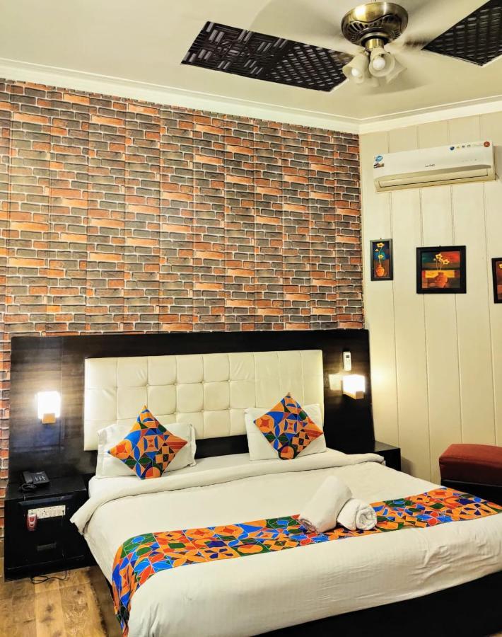 Heritage Hotel Лакхнау Экстерьер фото