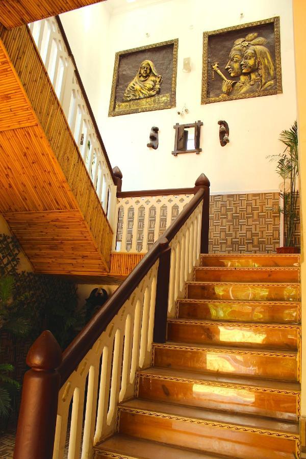 Heritage Hotel Лакхнау Экстерьер фото
